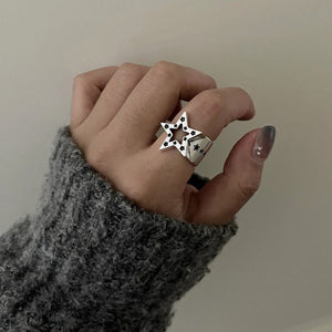 00's Nostalgia Star-Shaped Rhinestone Ring